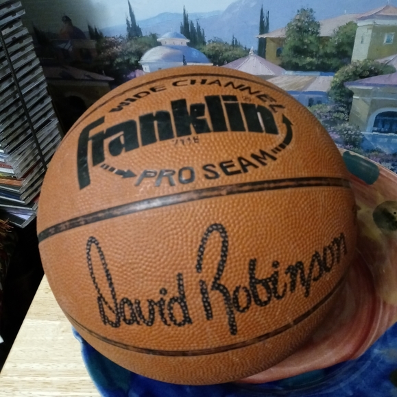 🏀RARE DAVID ROBINSON SPURS BALL🏀 - Picture 9 of 10